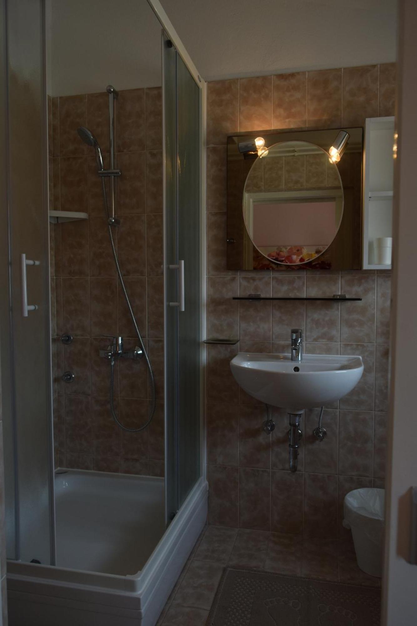 Apartments And Rooms By The Sea Barbat, Rab - 4973 Rab Town Esterno foto