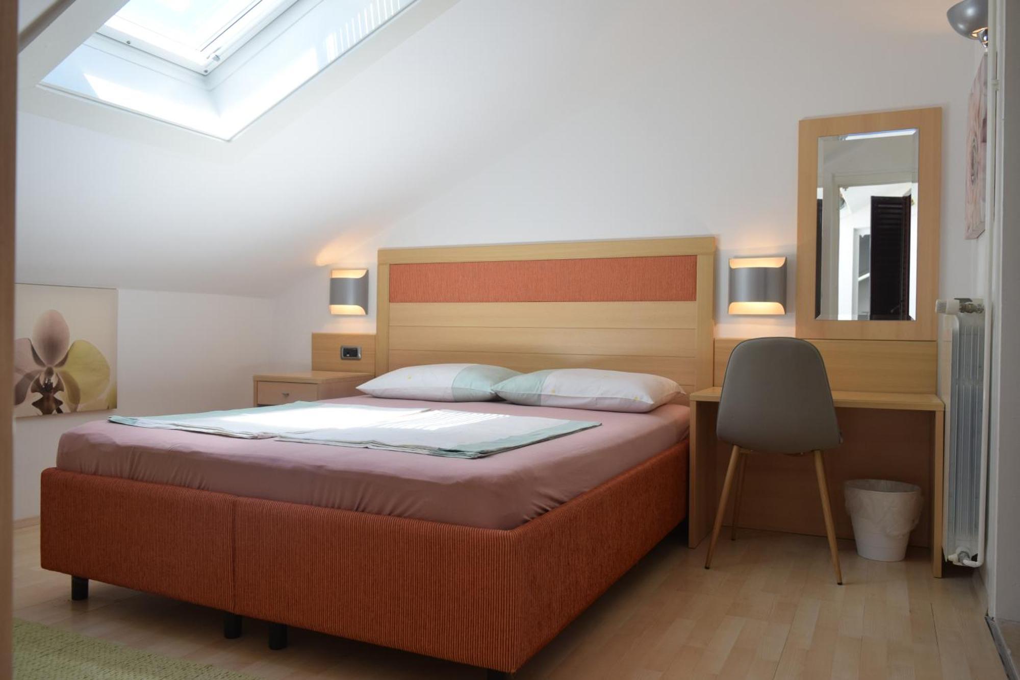 Apartments And Rooms By The Sea Barbat, Rab - 4973 Rab Town Esterno foto