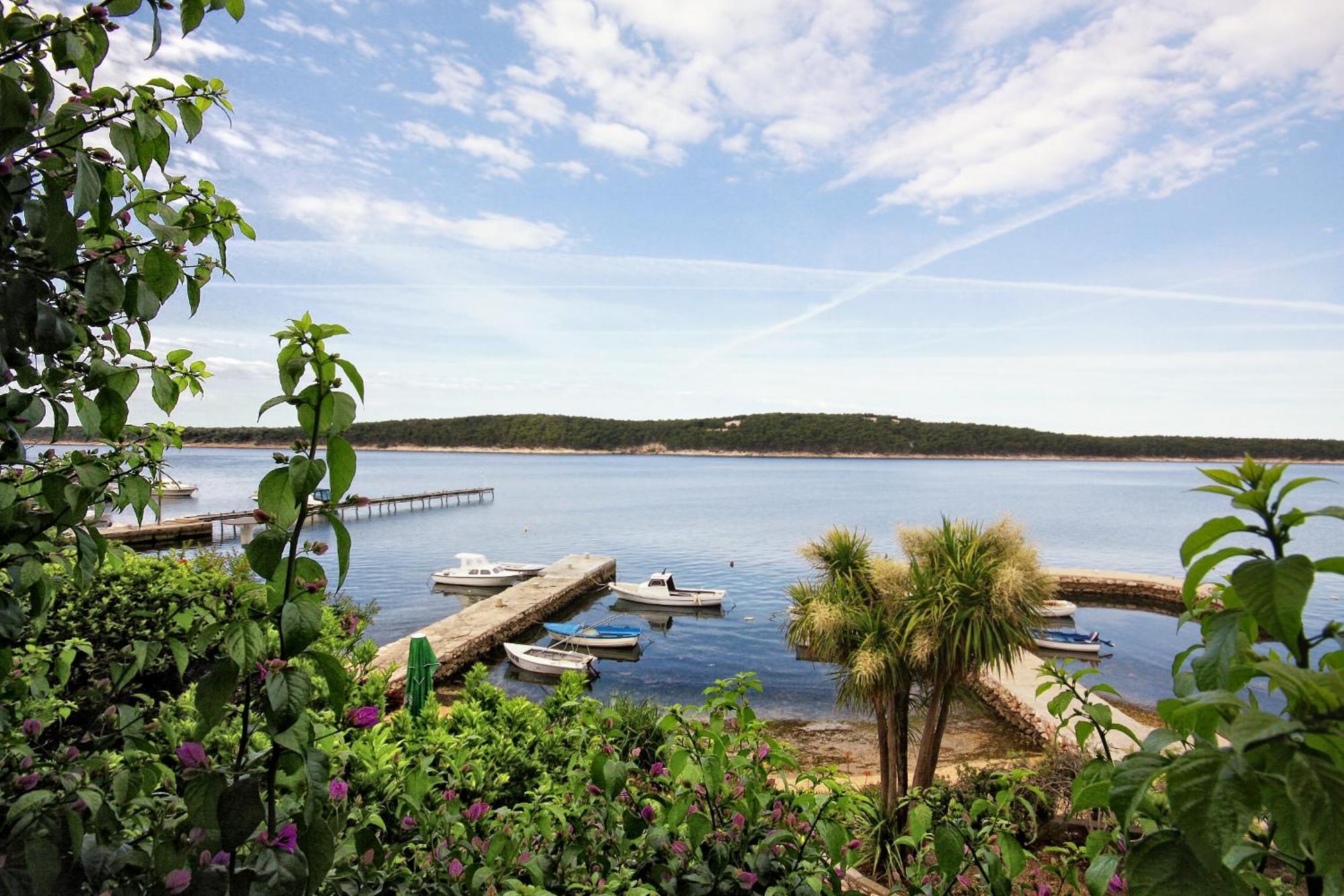 Apartments And Rooms By The Sea Barbat, Rab - 4973 Rab Town Esterno foto