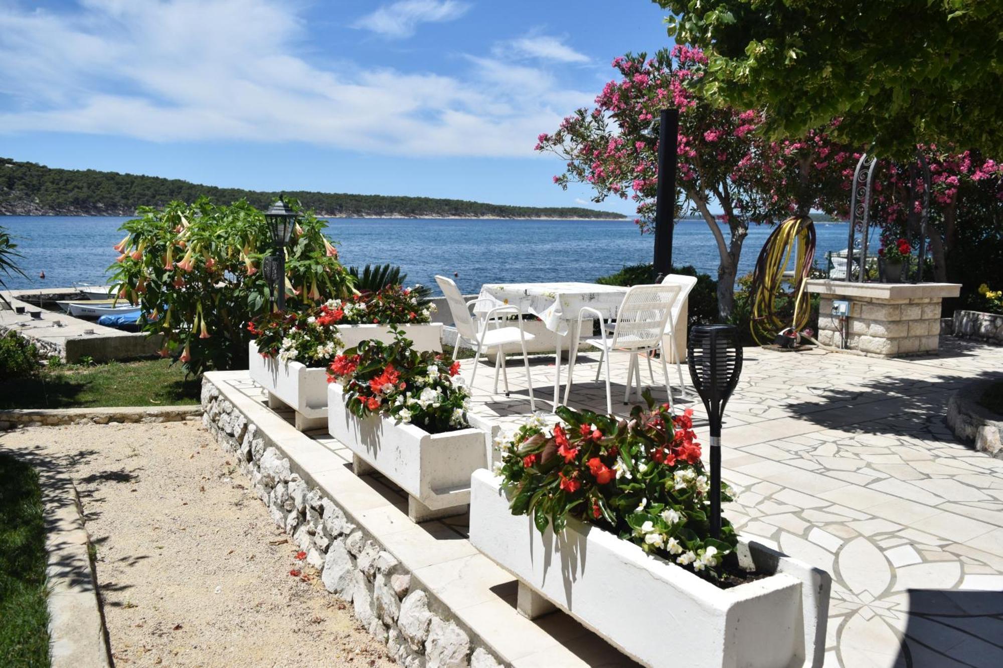 Apartments And Rooms By The Sea Barbat, Rab - 4973 Rab Town Esterno foto