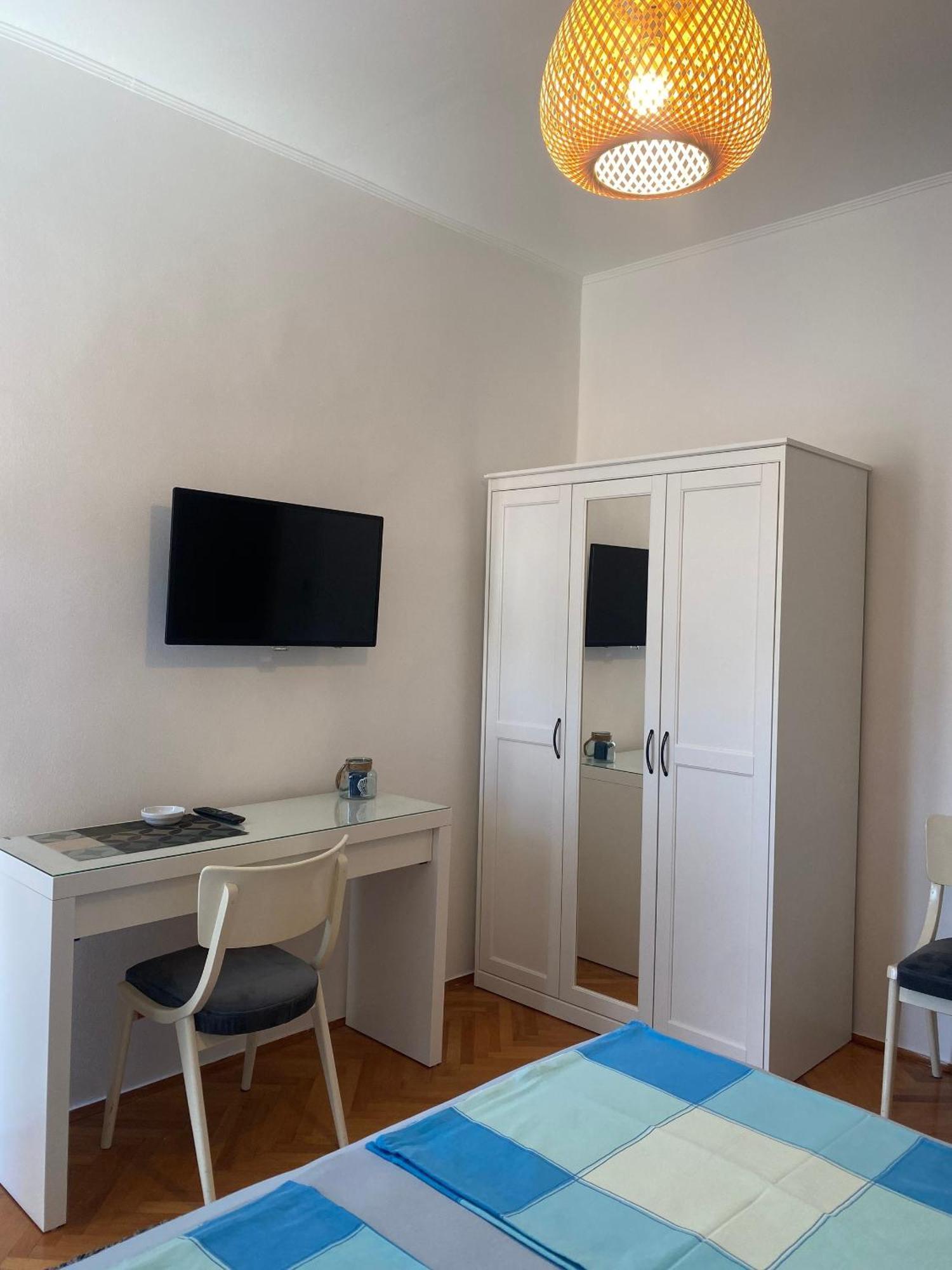 Apartments And Rooms By The Sea Barbat, Rab - 4973 Rab Town Camera foto