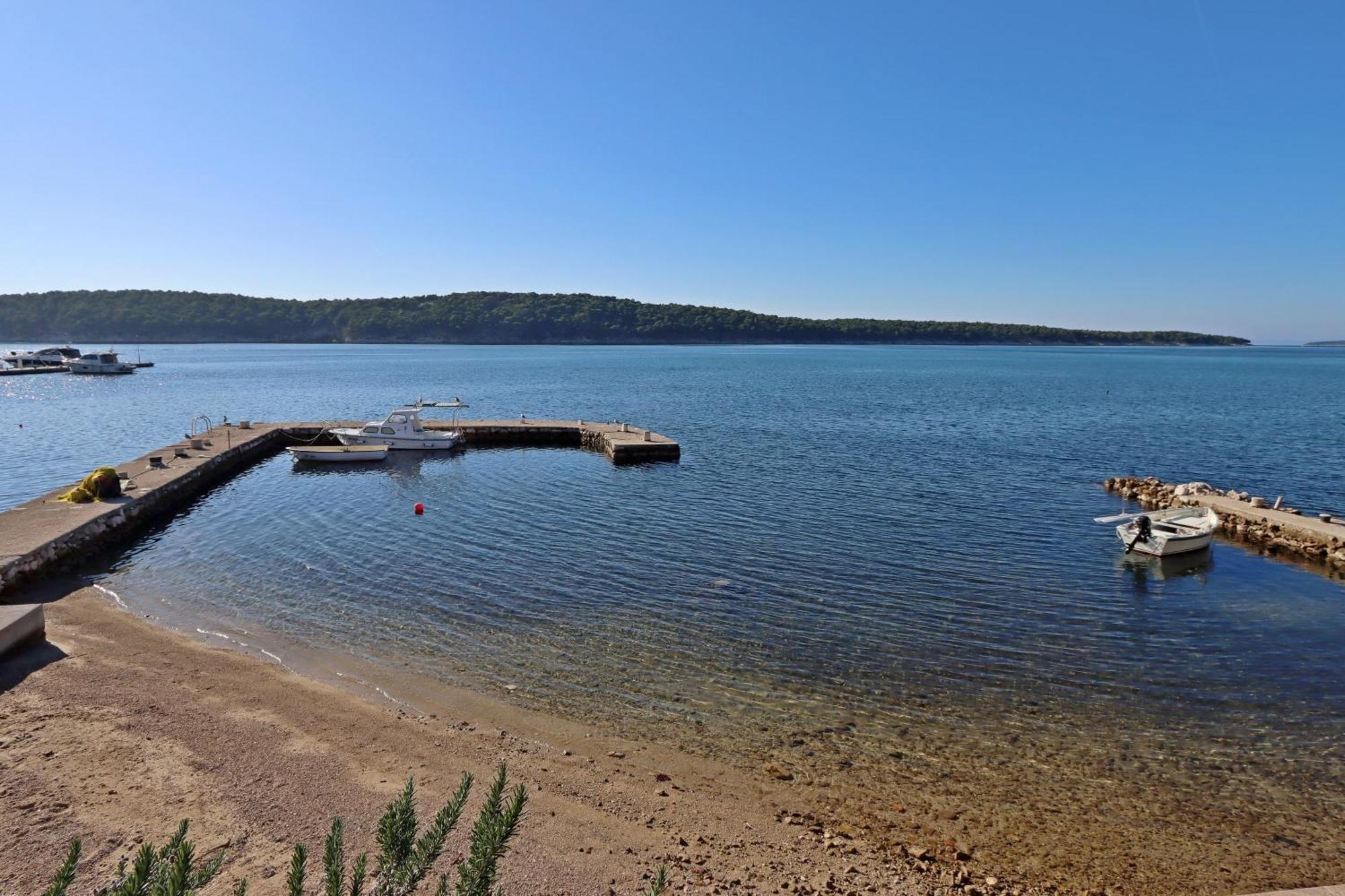 Apartments And Rooms By The Sea Barbat, Rab - 4973 Rab Town Esterno foto